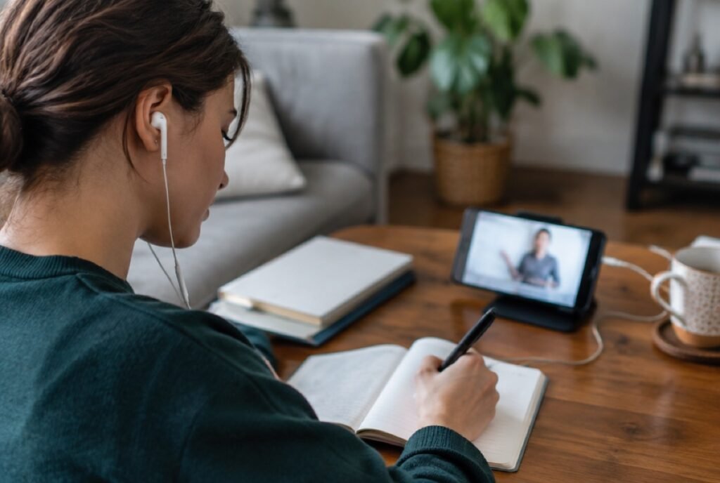 8 Useful Skills You Can Learn Online for Free to Get Hired Faster
